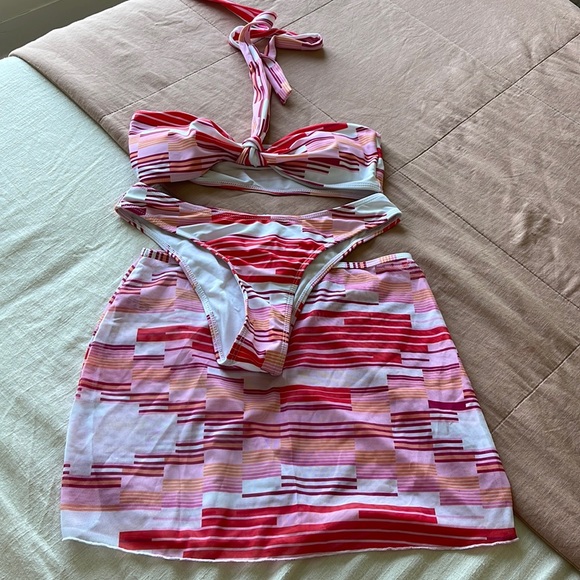 Bikini set - Picture 1 of 5